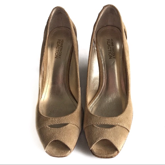 Kenneth Cole Women Sz 7.5 Tan Suede Wedge Peep Toe - Picture 2 of 8